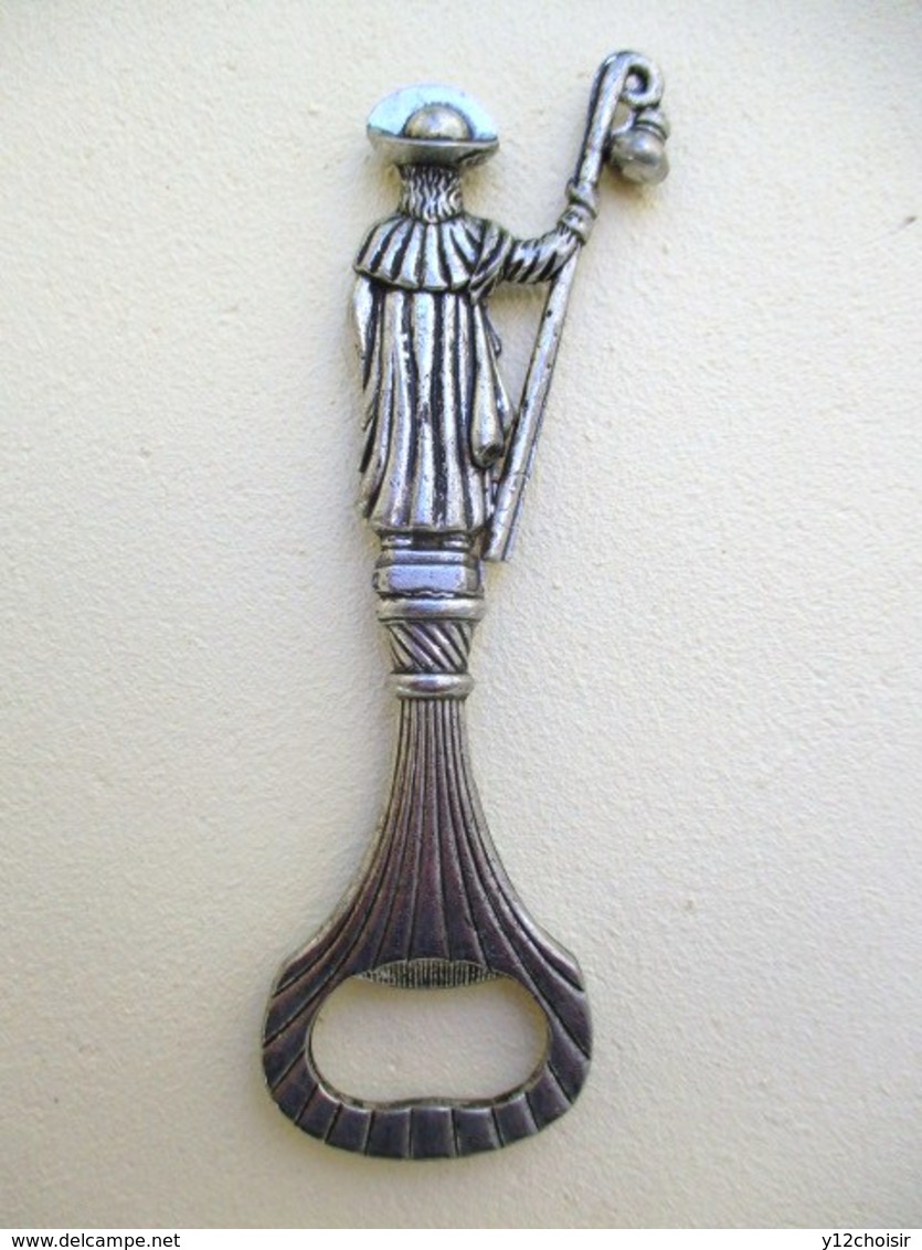 DECAPSULEUR SAINT JACQUES DE COMPOSTELLE COQUILLE LE PELERIN CROIX - Bottle Openers