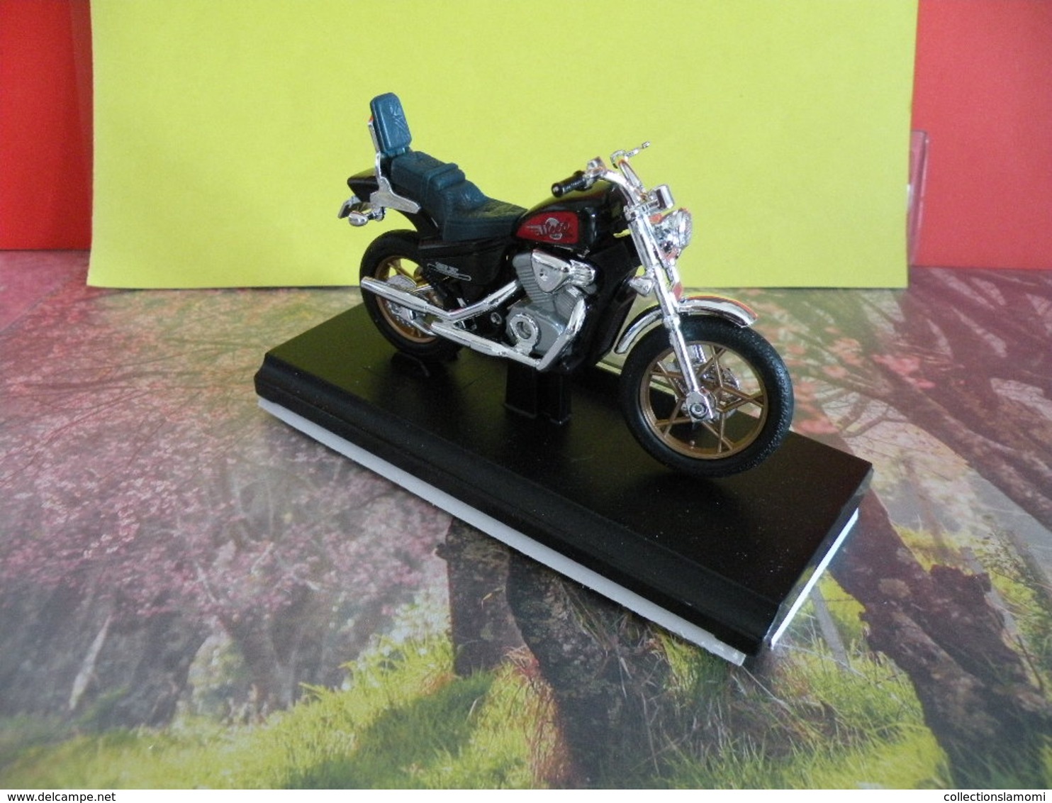 Honda Steed 600 - Métal Neuf - 1/18 - Welly - - Motos