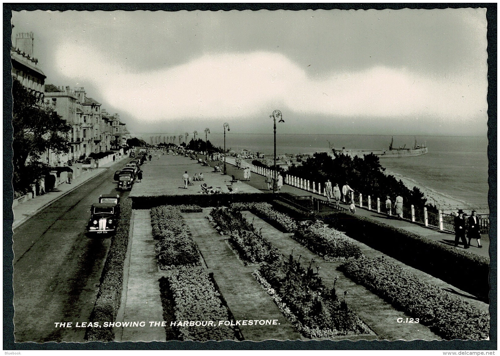 RB 1225 - 1955 Real Photo Postcard - Cars At The Leas Showing Folkestone Harbour - Kent - Folkestone
