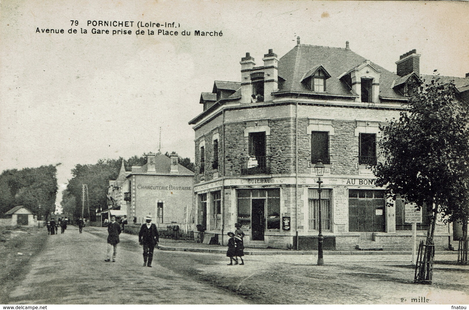 Pornichet (74), Avenue De La Gare Prise De La Place Du Marché, Jolie Carte - Pornichet