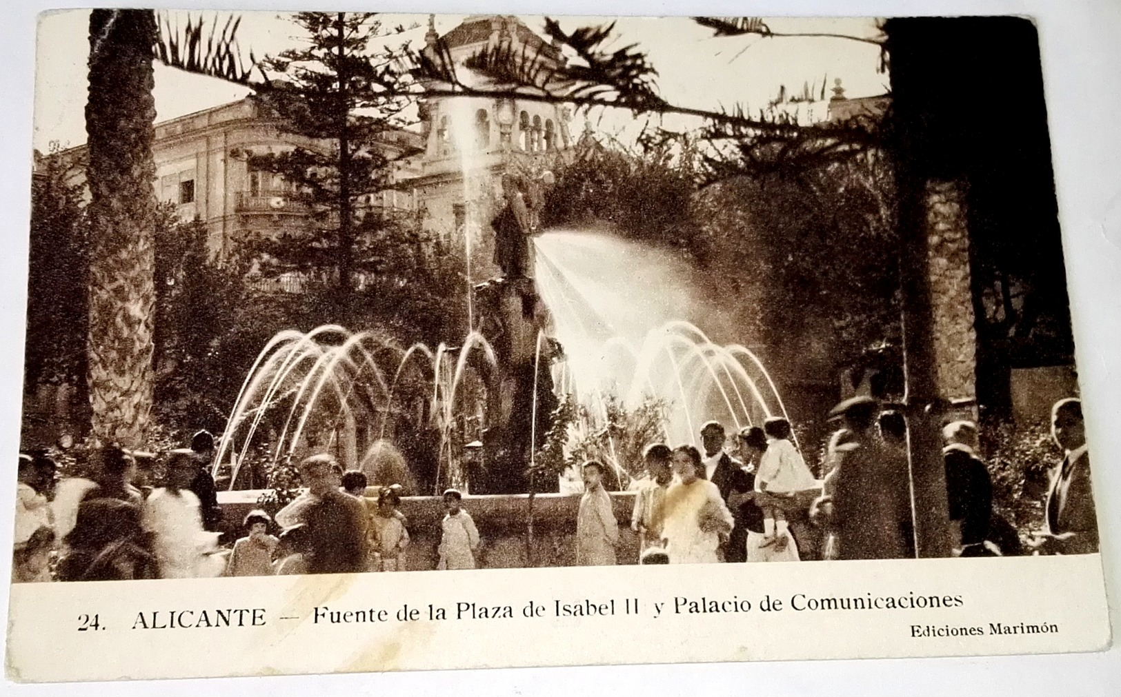 Antigua Postal - Alicante - Fuente De La Plaza De Isabel II / Ediciones Marimón, Nº24 / Publicidad "EL AVIÓN" - Alicante