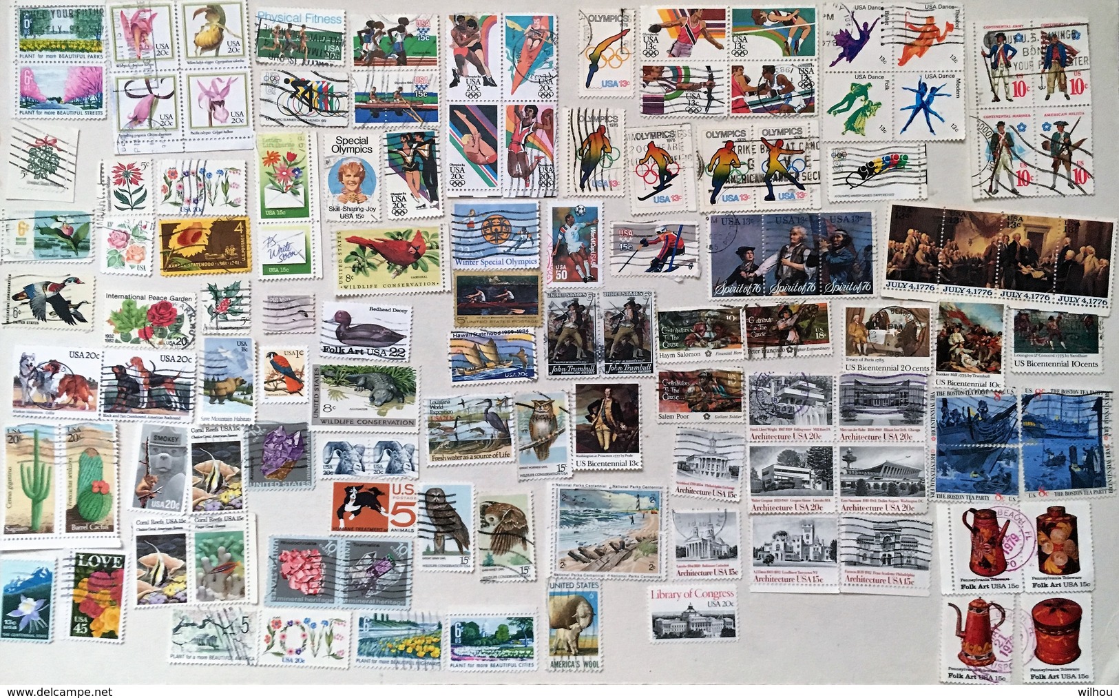 LOT DE 320 TIMBRES OBLITERES TOUS DIFFERENTS Tous Thèmes USA - Collections