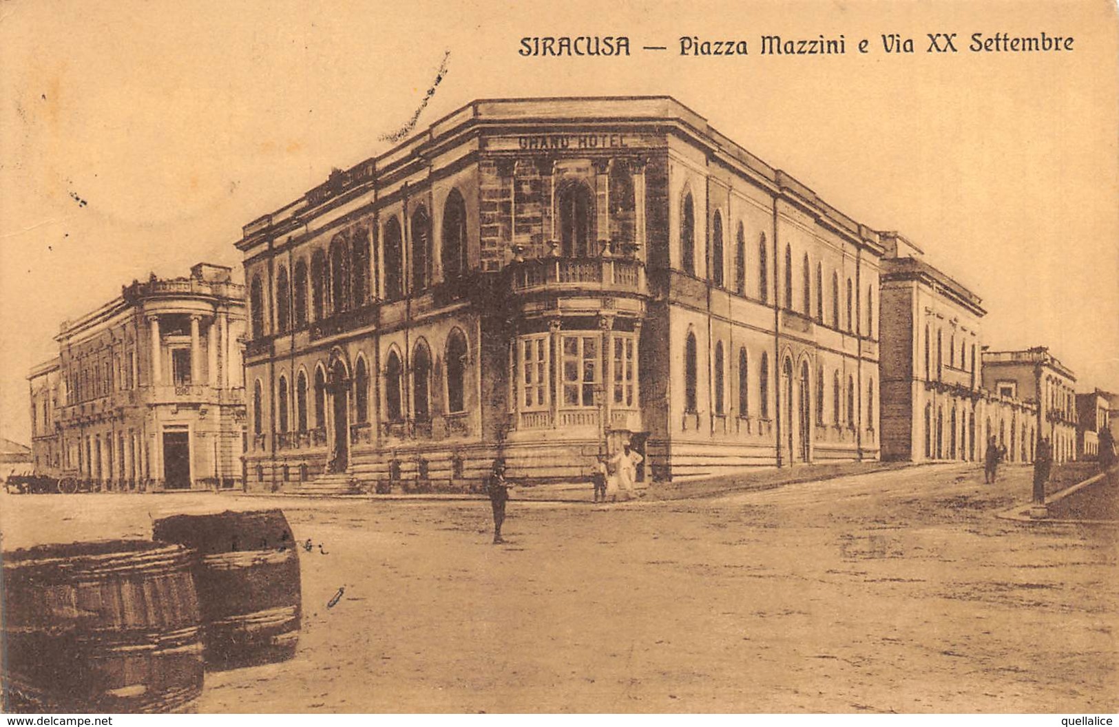 0458 "SIRACUSA - PIAZZA MAZZINI E VIA XX SETTEMBRE" ANIMATA.  CART  SPED 1916 - Siracusa