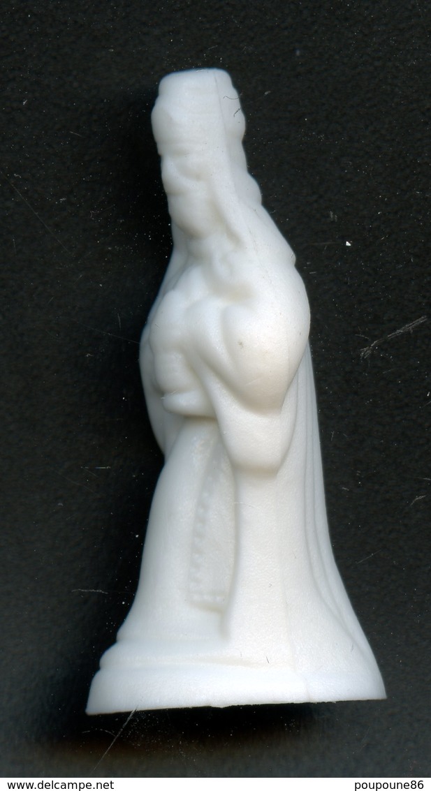 FEVE - FEVES -  "ANCIENNE" - PLASTIQUE BLANC - VAHINÉ - ROI MAGE H : 3,7 Cm - Anciennes