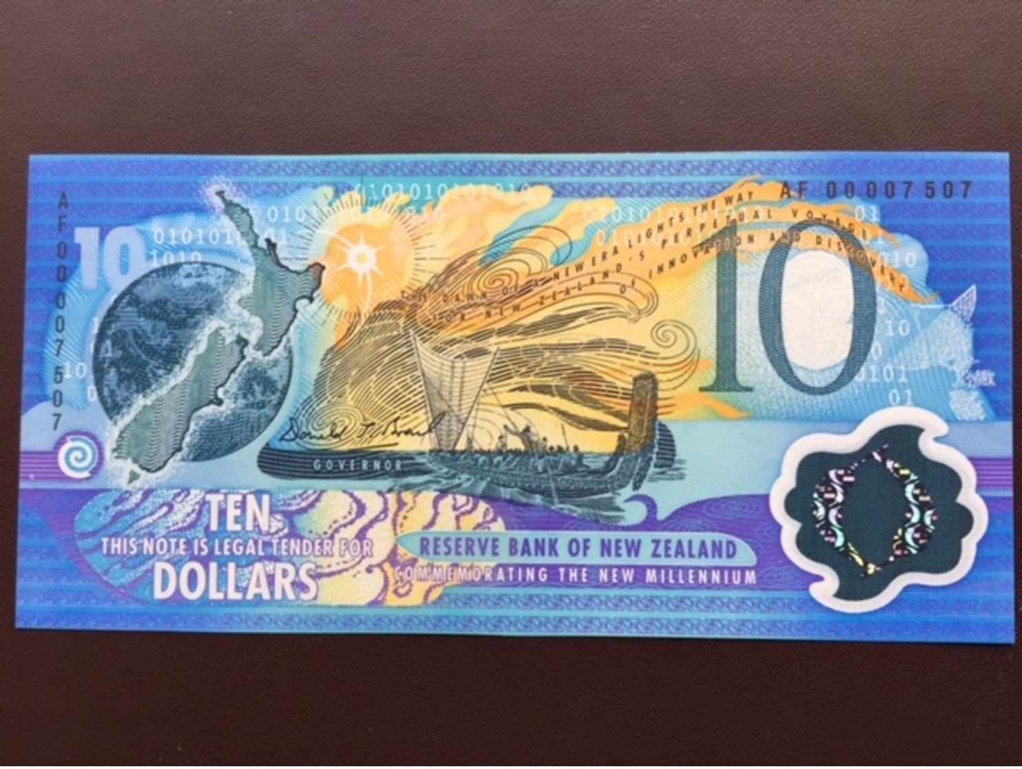 NEW ZELAND P190 10 DOLLARS 2000 UNC POLY - New Zealand