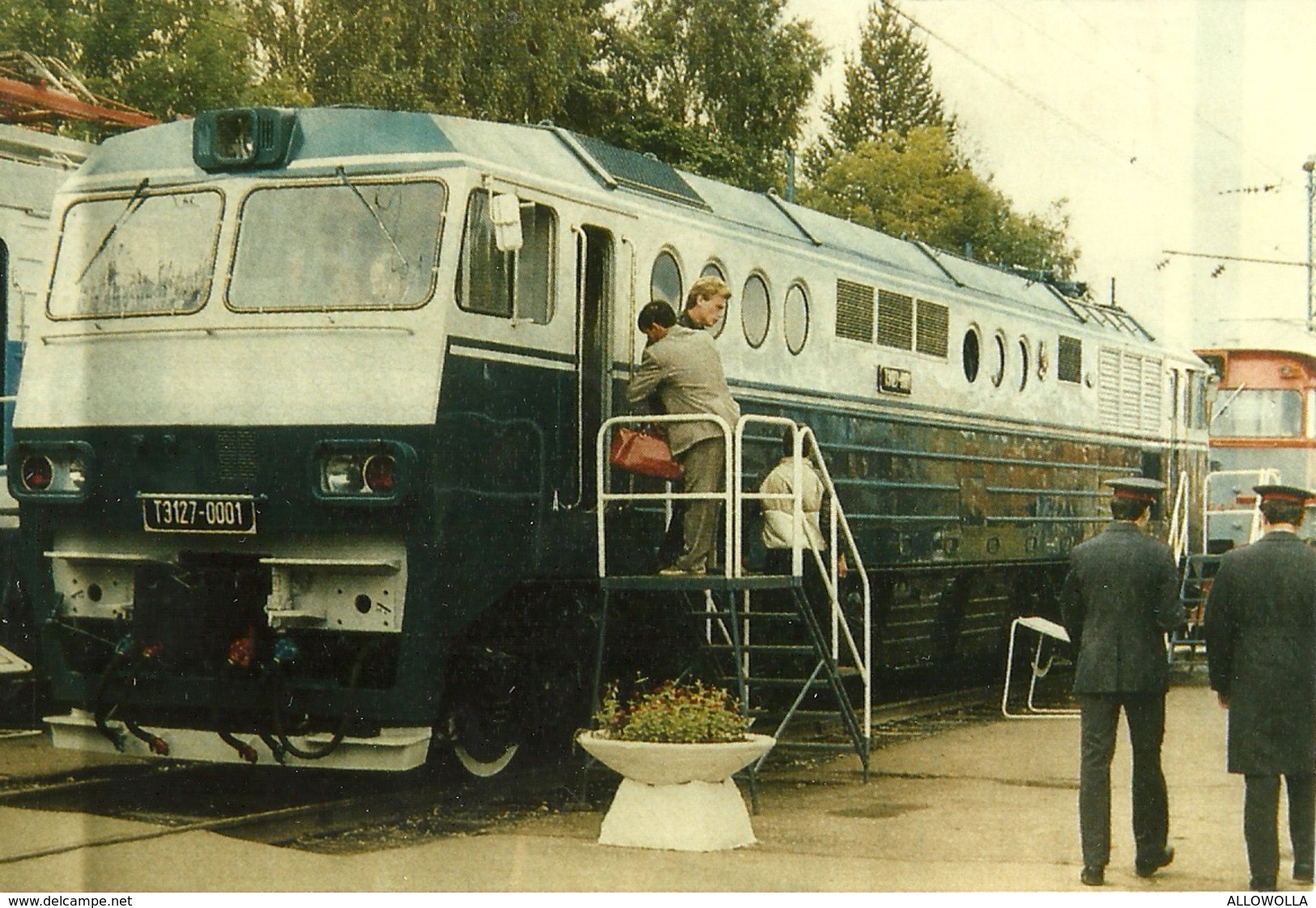 1302 " TRENI - RACCOLTA DI 60 IMMAGINI SU CARTA FOTOGRAFICA "