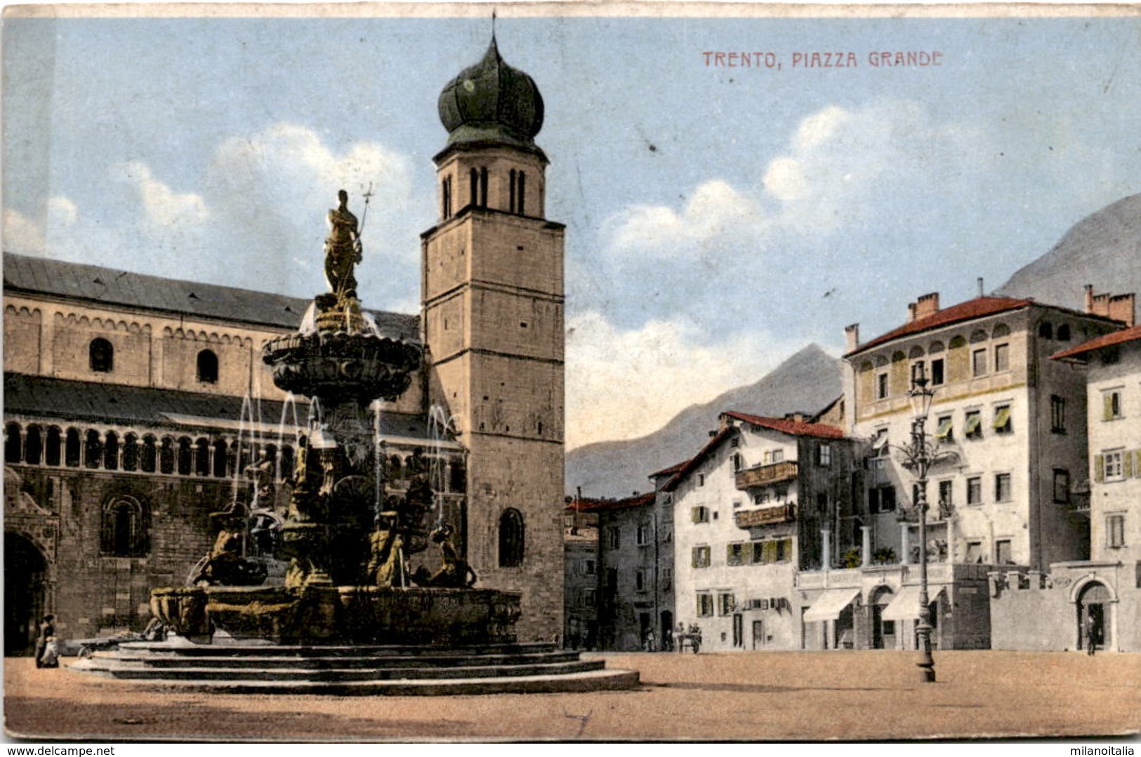 Trento - Piazza Grande (2) (b) - Trento