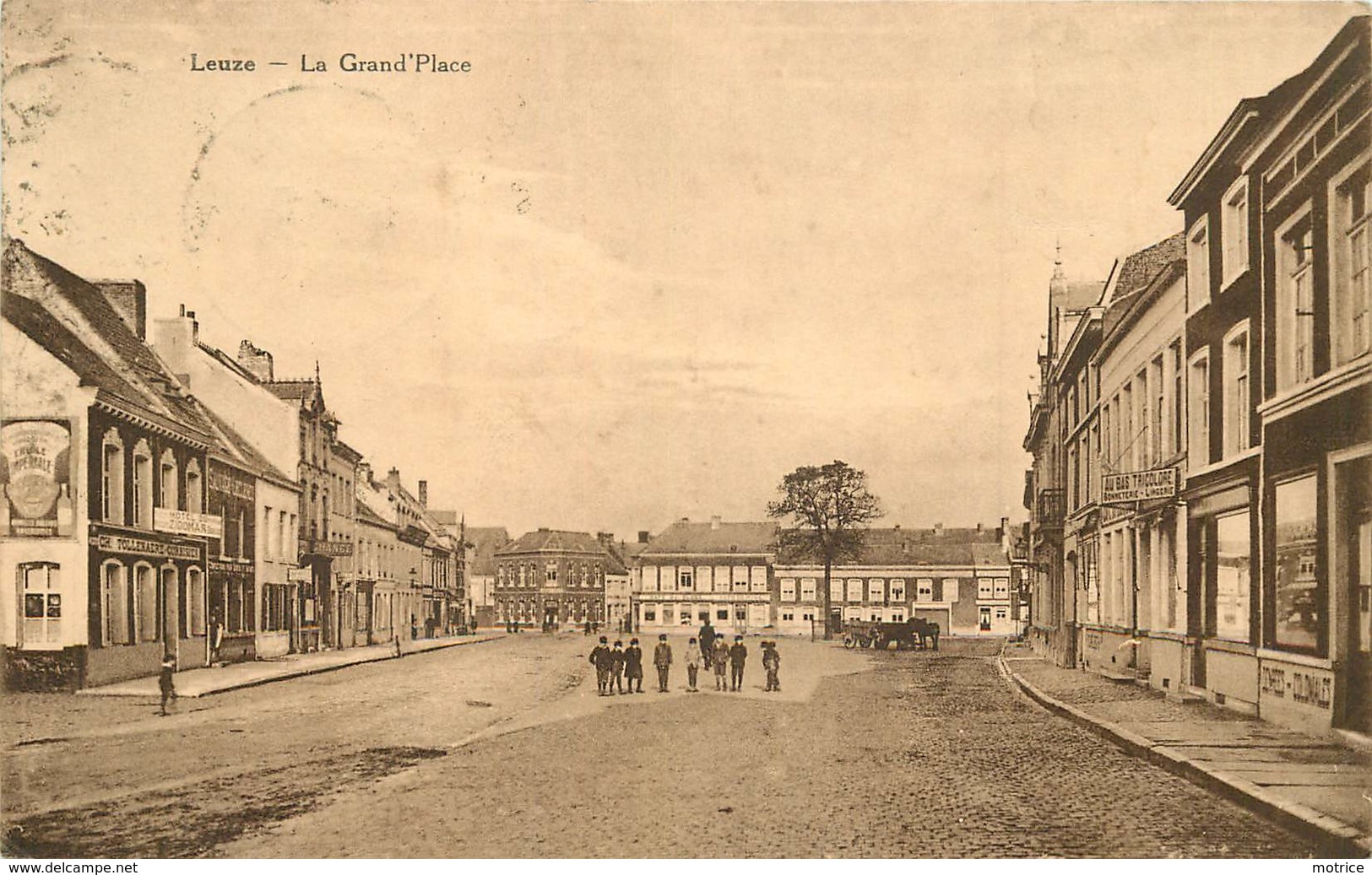 LEUZE - La Grand'Place. - Leuze-en-Hainaut