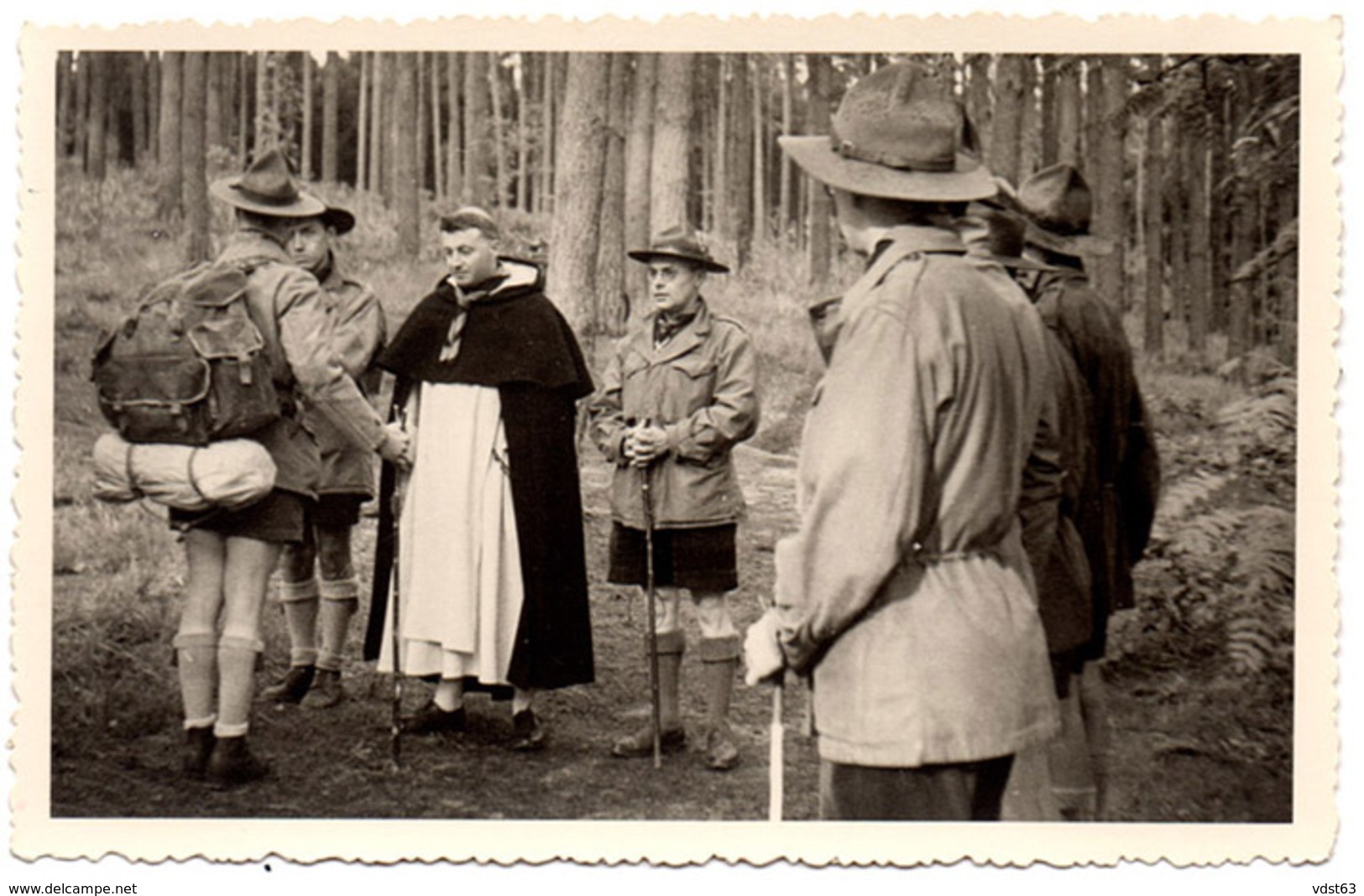 2 X Scout Belgique België 1920 + Boy-scouts Avec Curé Met Priest - Carte Photo Fotokaart  Photocard / Scoutisme Scouts - Scoutisme