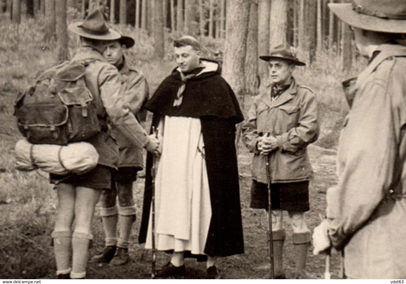 2 X Scout Belgique België 1920 + Boy-scouts Avec Curé Met Priest - Carte Photo Fotokaart  Photocard / Scoutisme Scouts - Scoutisme