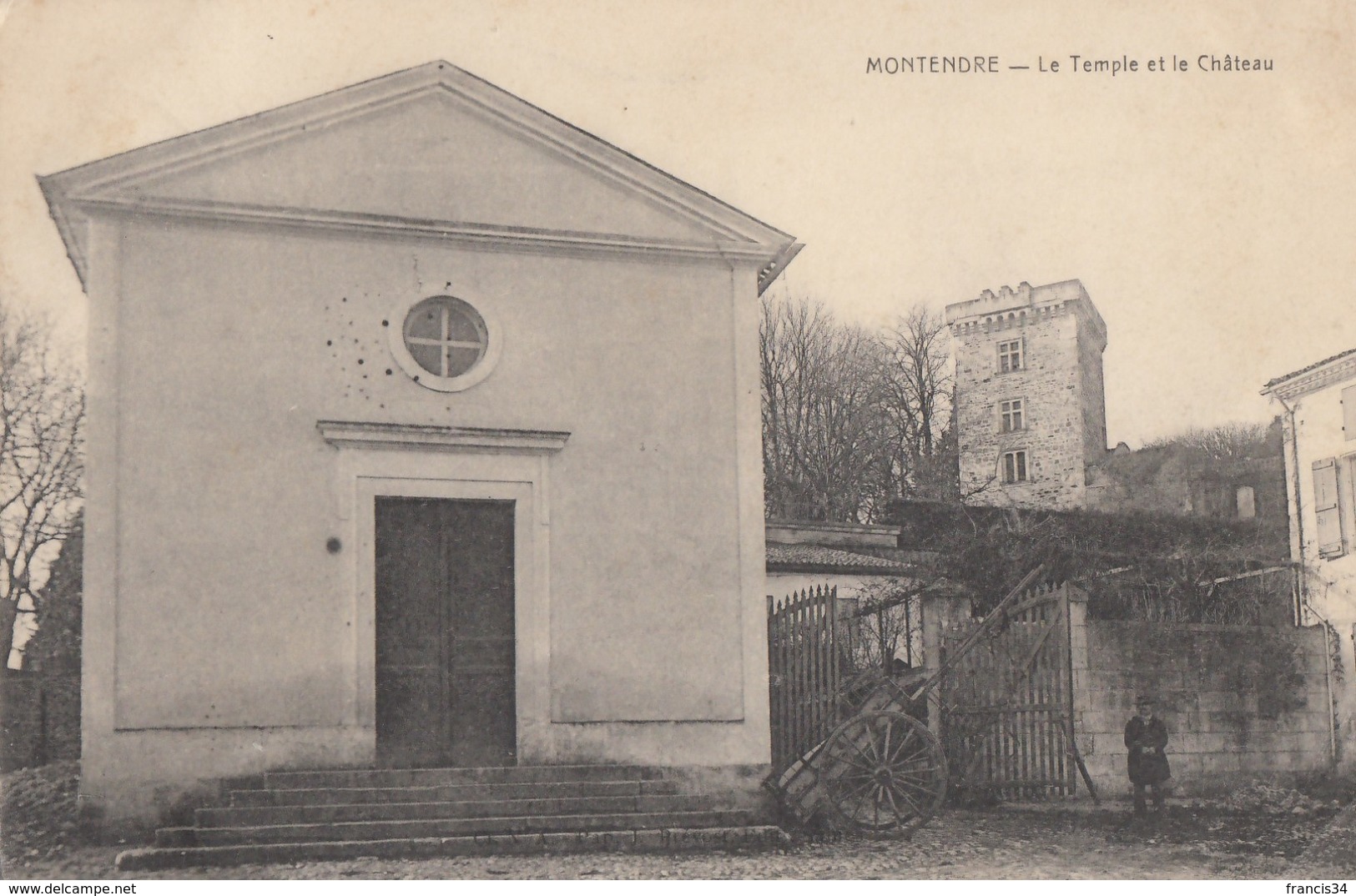 CPA - Montendre - Le Temple Et Le Château - Montendre