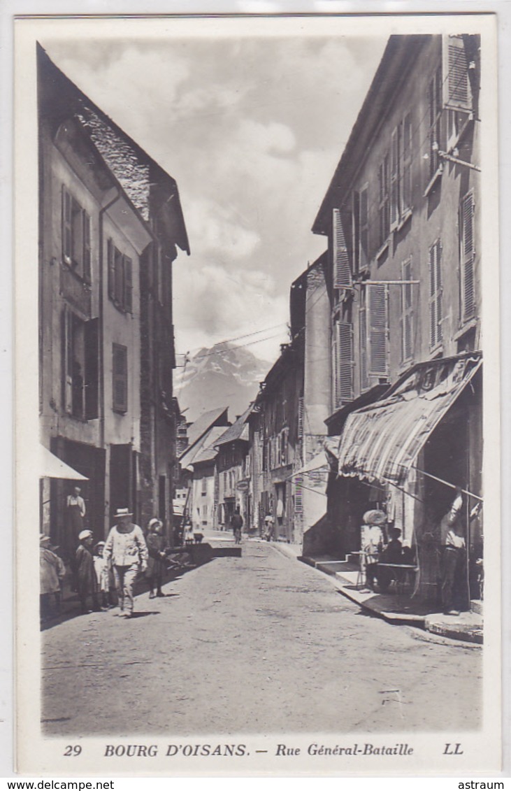 Cpa -38-bourg D'oisans-animée-rue General Bataille-edi L.L N°29 - Bourg-d'Oisans