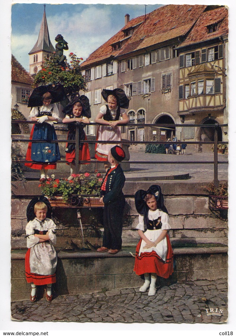 CPSM 67 (grand Format) BARR Place Hotel De Ville (fontaine église) Enfants Avec Costumes FOLK - Barr