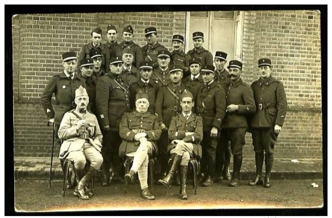 Groupe De Soldats - Au Dos, Manuscrit "Officiers Et Marechaux Des Logis De La C.R.T. 3 - 8 Déc. 1939 - CARTE-PHOTO - Guerre 1939-45