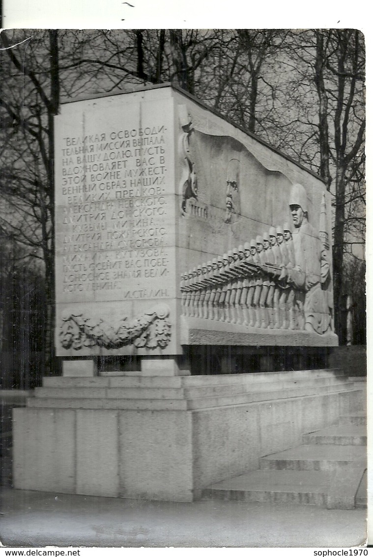 GERMANY - ALLEMAGNE - EX DDR - BERLIN TREPTOW - Photo 11 X 15 Cm - Mémorial Soldats Soviétiques - Brandenburg