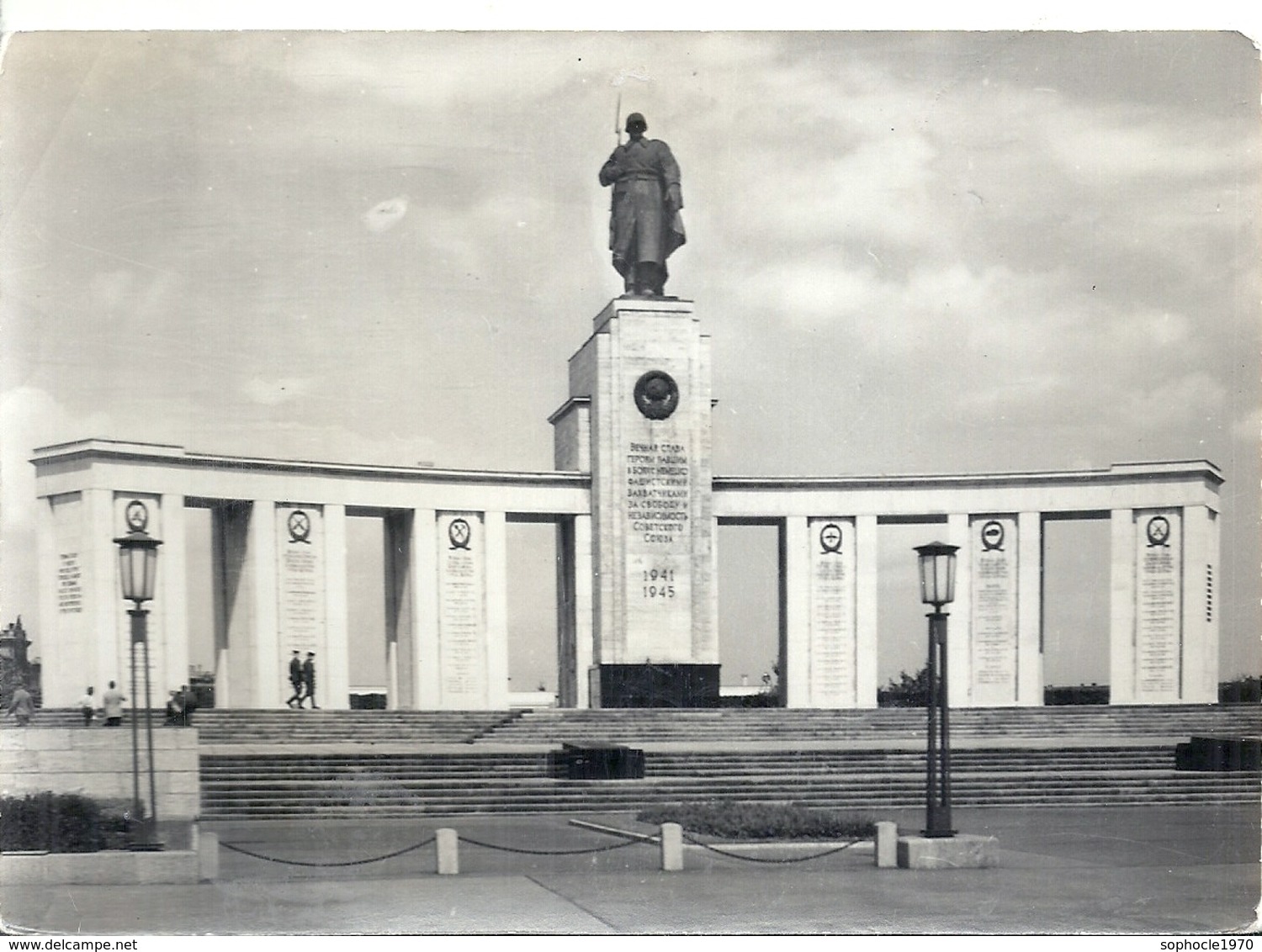 GERMANY - ALLEMAGNE - EX DDR - BERLIN TREPTOW - Photo 11 X 15 Cm - Mémorial Soldats Soviétiques - Brandenburg