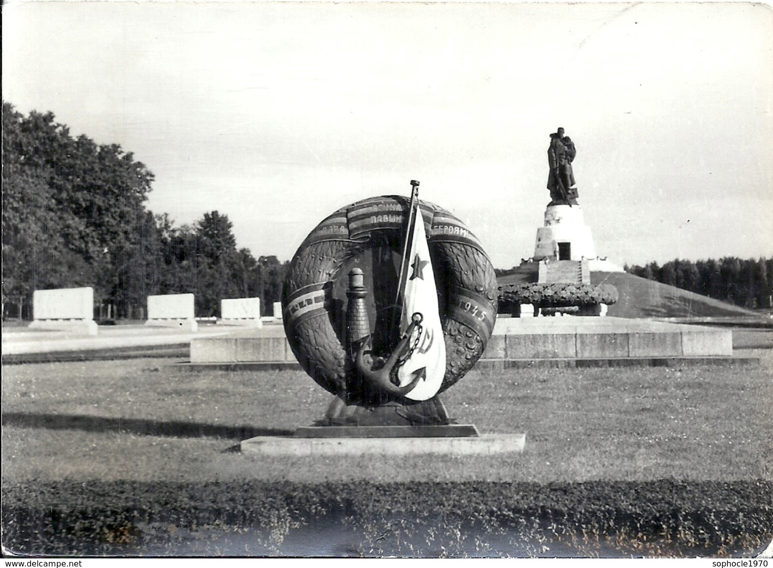 GERMANY - ALLEMAGNE - EX DDR - BERLIN TREPTOW - Photo 11 X 15 Cm - Mémorial Soldats Soviétiques - Brandenburg