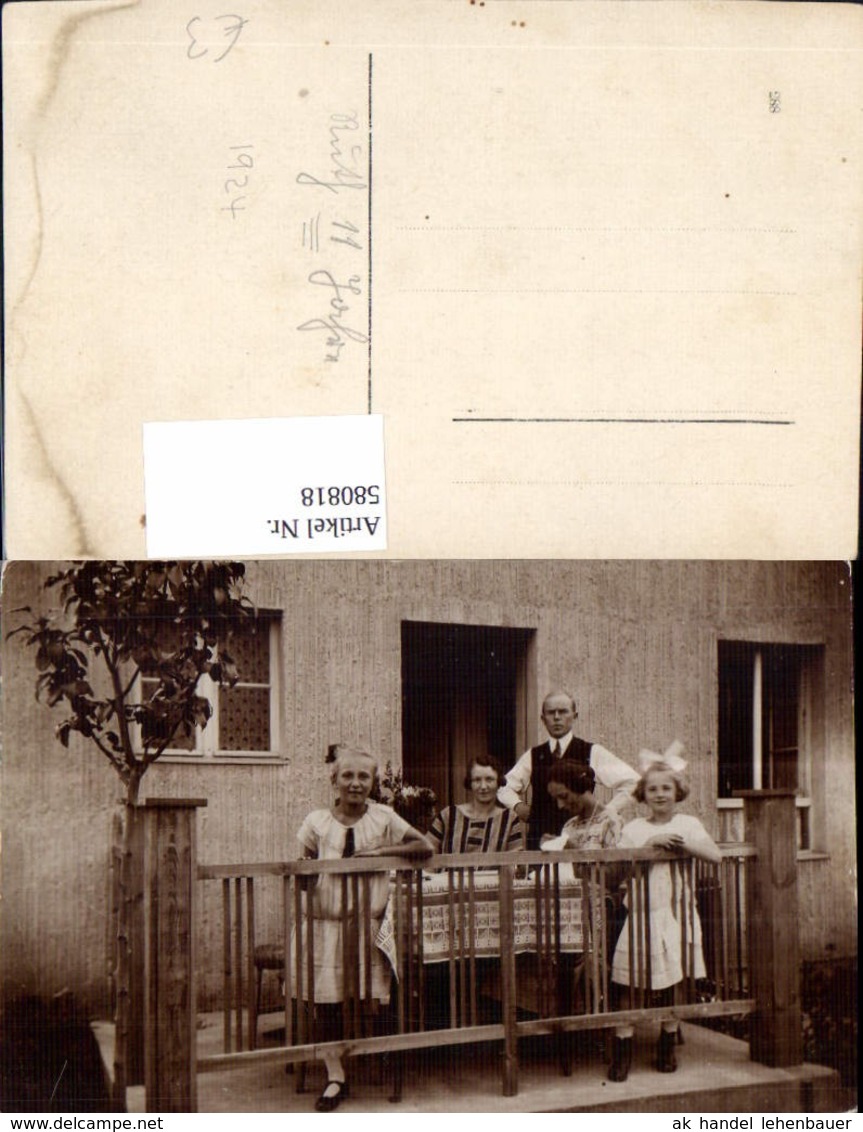 580818,Gruppenbild Familie Auf Balkon Terrasse Sticken Mode Haarschleife - Sonstige & Ohne Zuordnung