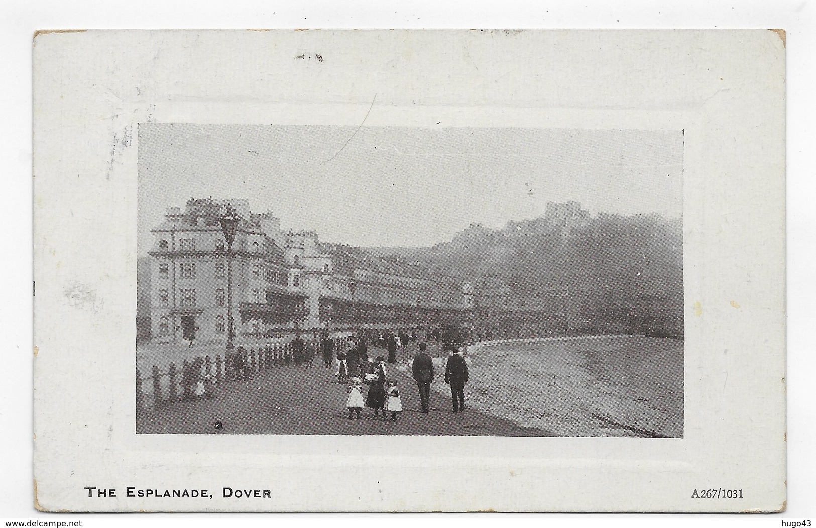 (RECTO / VERSO) DOVER EN 1913 - THE ESPLANADE AVEC PERSONNAGES  - BEAU TIMBRE ET CACHET - CPA VOYAGEE - Dover