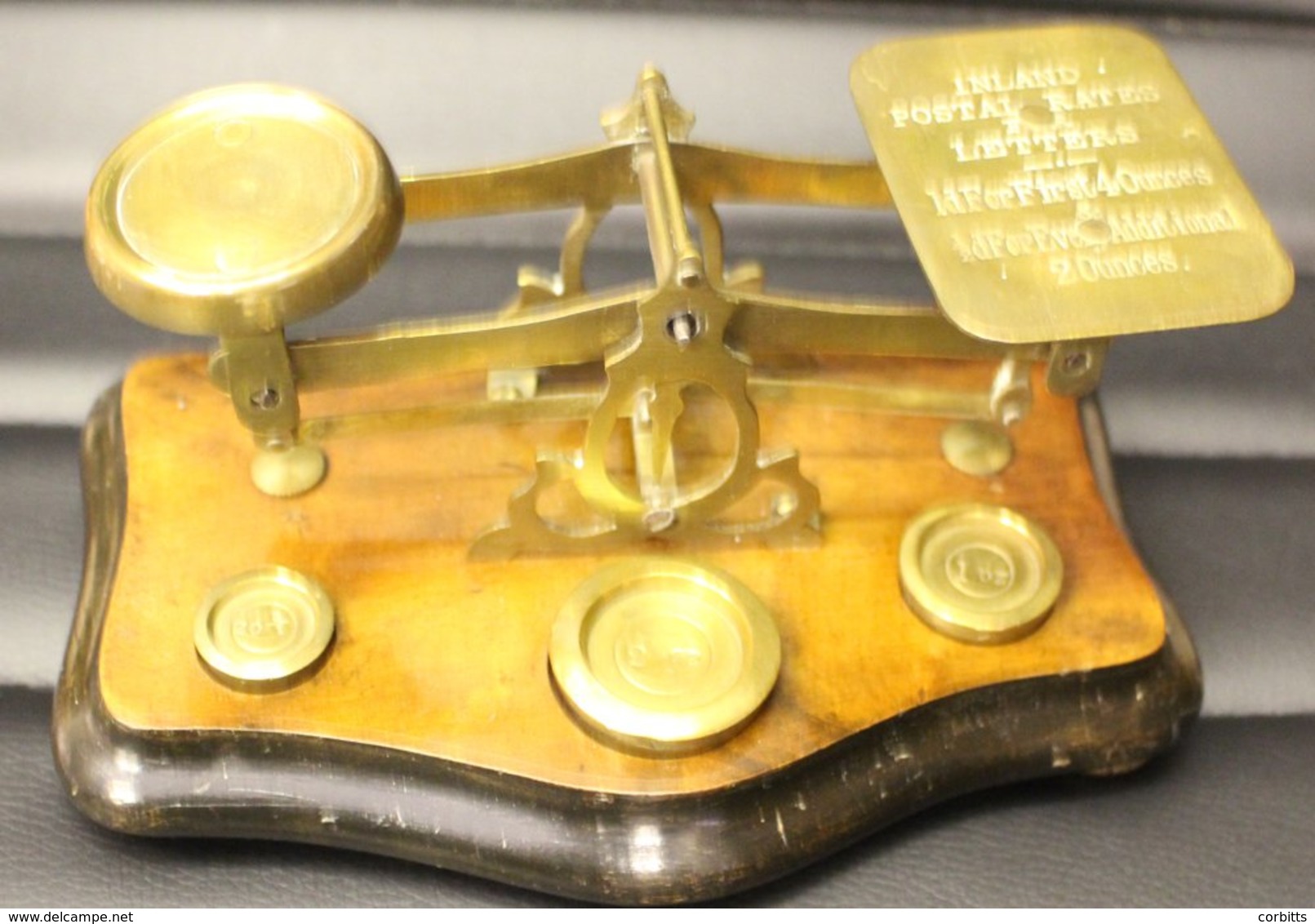 LETTER SCALE Small Early Brass Letter Scale With Engraved Platform - INLAND POSTAL RATES FOR LETTERS On Published Hardwo - Other & Unclassified