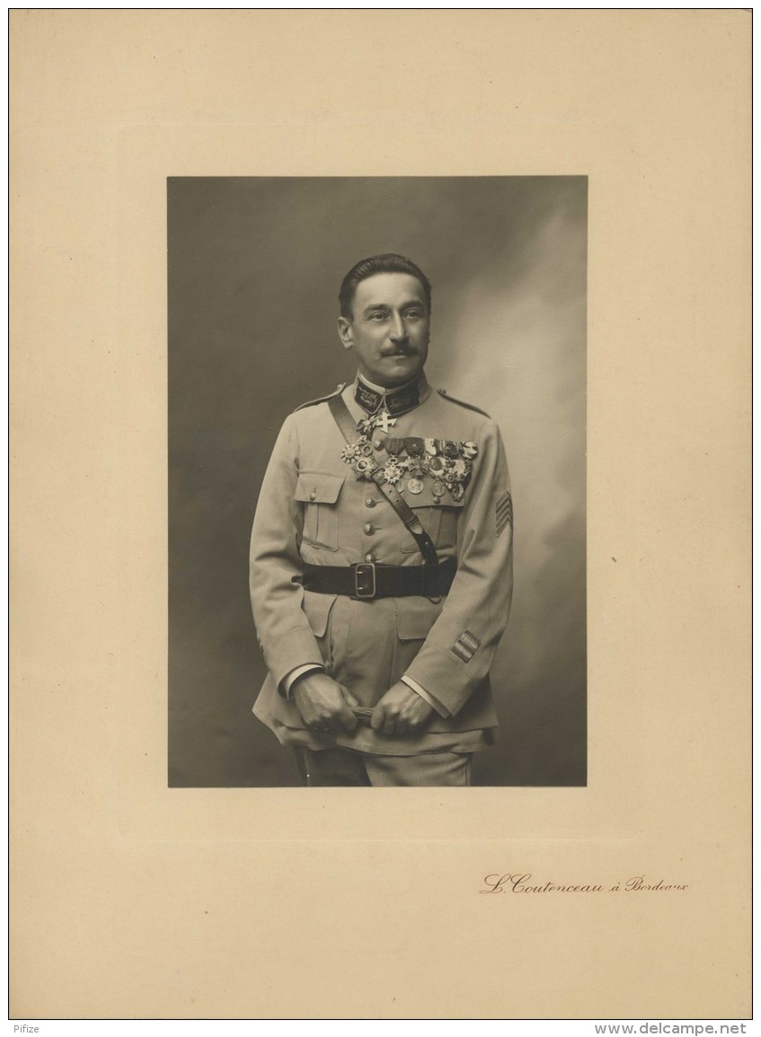 Médecin Des Armées Couvert De Médailles . Photo L. Coutanceau à Bordeaux . - War, Military