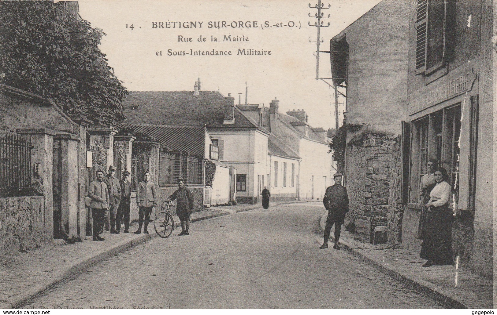 BRETIGNY Sur ORGE - Rue De La Mairie Et Sous-Intendants Militaires - Bretigny Sur Orge