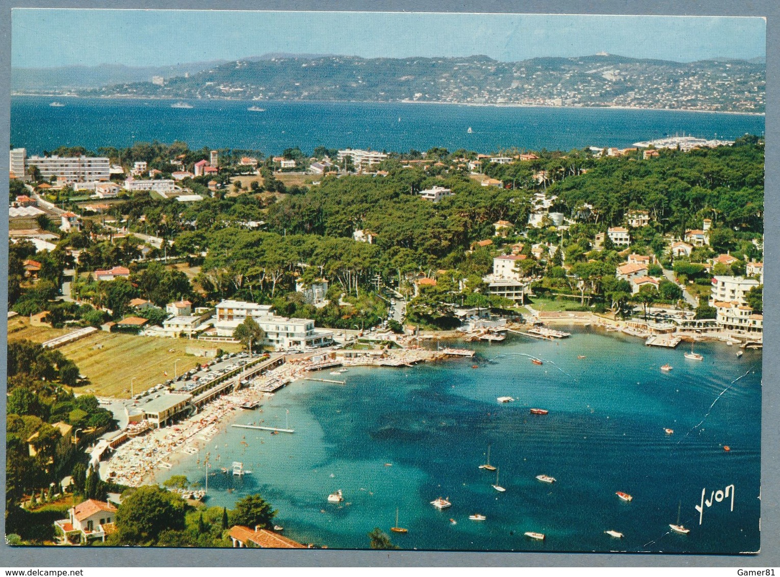 CAP D'ANTIBES - Plage De La Garoupe Et Au Fond, Golfe-Juan Et Cannes - Cap D'Antibes - La Garoupe