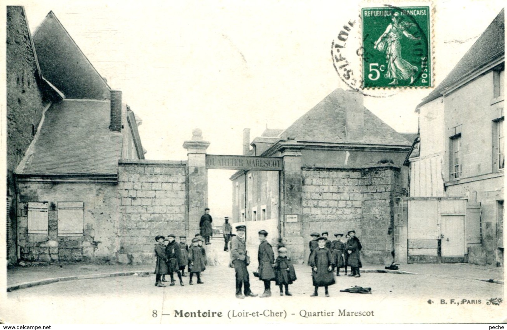 N°65193 -cpa Montoire -quartier Marescot- - Casernes