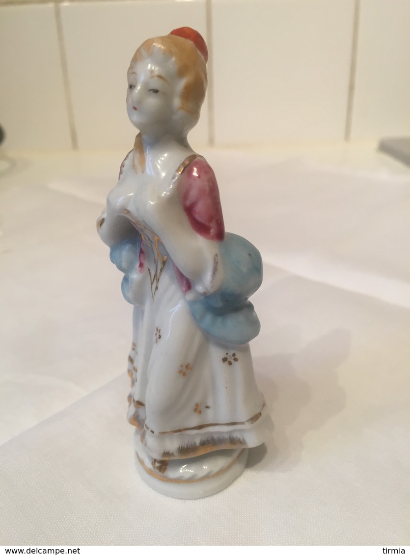 Petite Statuette En Ceramique Style Marquise - Other & Unclassified