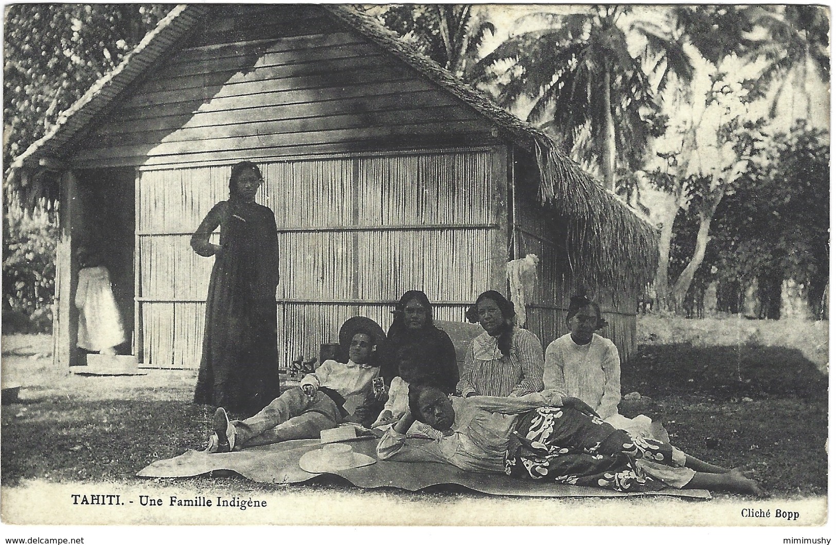 Tahiti - Une Famille Indigène - Tahiti