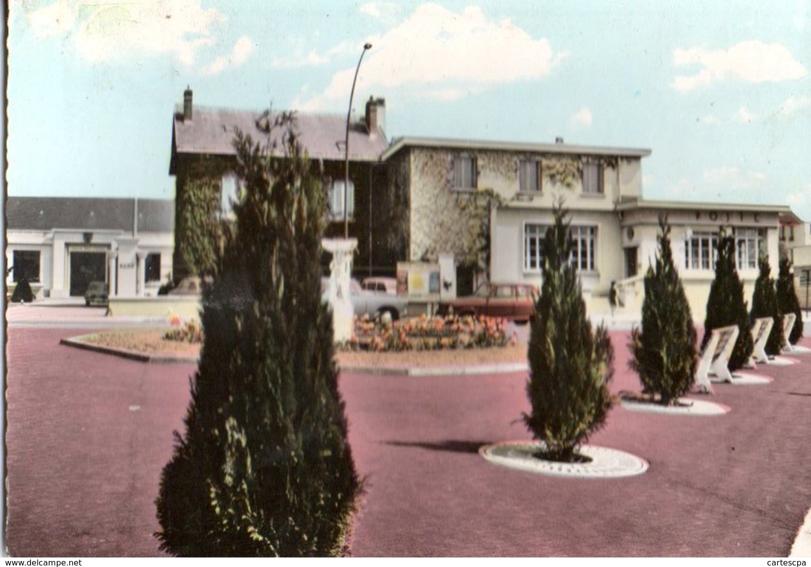 Savigny Sur Orge La Poste Et L'entrée De L'hotel De Ville 1983 CPM Ou CPSM - Savigny Sur Orge