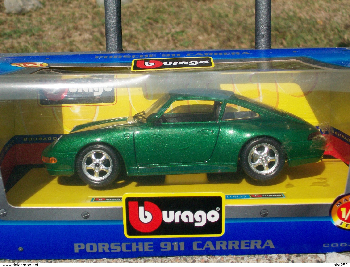 BURAGO - PORSCHE 911 CARRERA   1993  AVEC SA  BOITE  Scala 1/24 - Burago