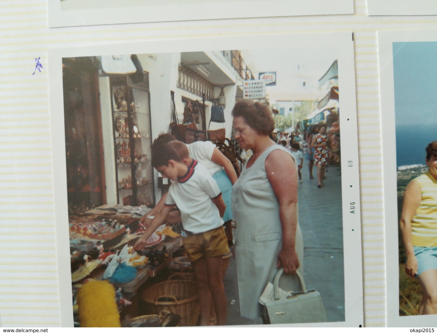 21 PHOTOS COULEURS CARRÉS À BORDS BLANCS VACANCES FAMILLE PISCINE MAILLOTS ESPAGNE ? ANNÉES 1960 - 1970