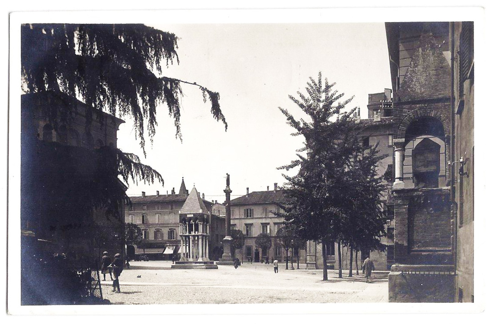Bologna - Piazza S. Domenico E Tomba Di Rolandino Dei Passeggeri. 1928 - Bologna