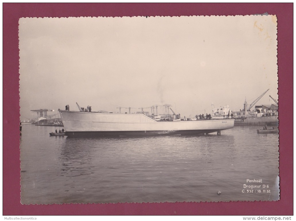 031018A PHOTO BATEAU - SAINT NAZAIRE Chantier De PENHOET Dragueur D6 1952 REGULUS - Otros & Sin Clasificación