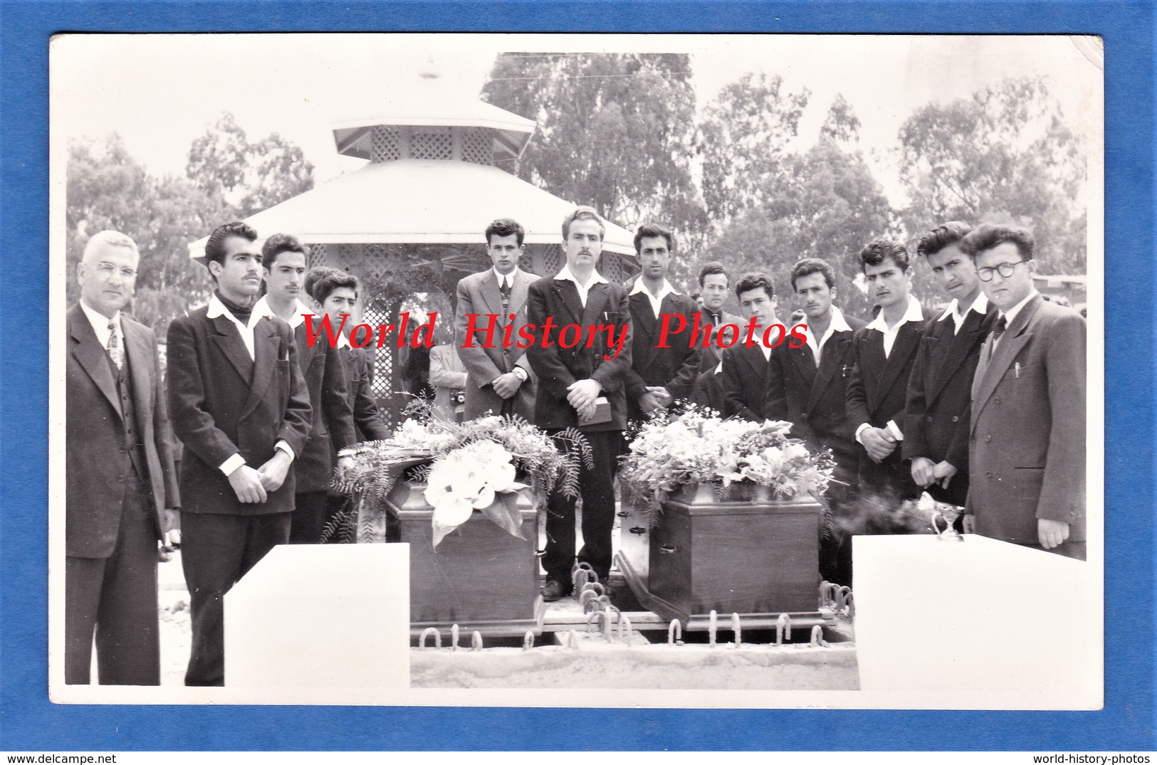 CPA Photo - NICOSIE Ou Environs - Enterrement ? - Arménien Armenian Boys Chypre Nicosia - Chypre