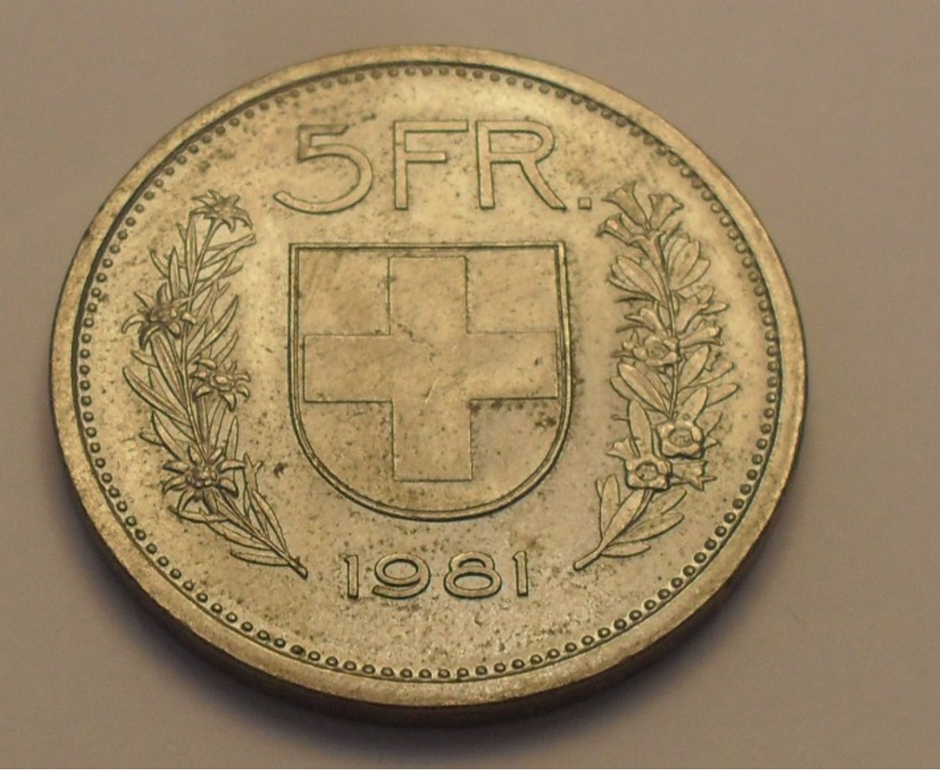 1981 - Suisse - Switzerland - 5 FRANCS, (sans Le B), Tête De Berger, KM 40a.1 - Andere & Zonder Classificatie