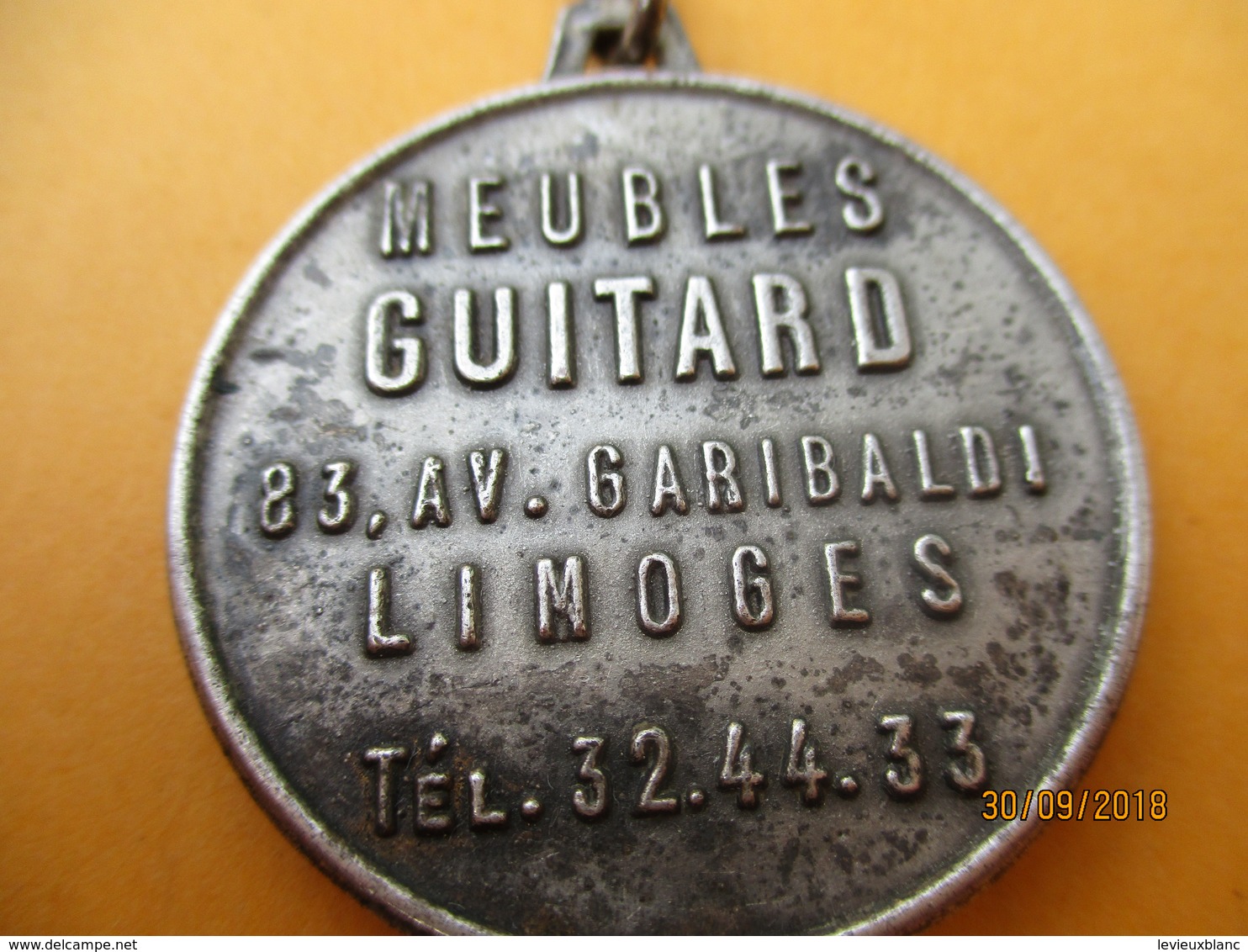 Porte-clé Publicitaire Métallique/Ameublement/Meubles GUITARD/ Av Garibaldi/LIMOGES/ Aluminium/Vers 1960-1980     POC359 - Key-rings