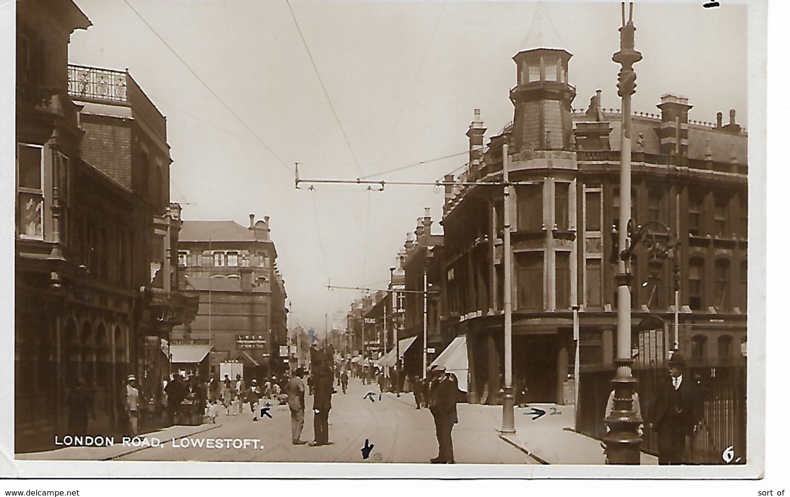 REAL PHOTO POSTCARD - LOWESTOFT -  - B233 - Lowestoft