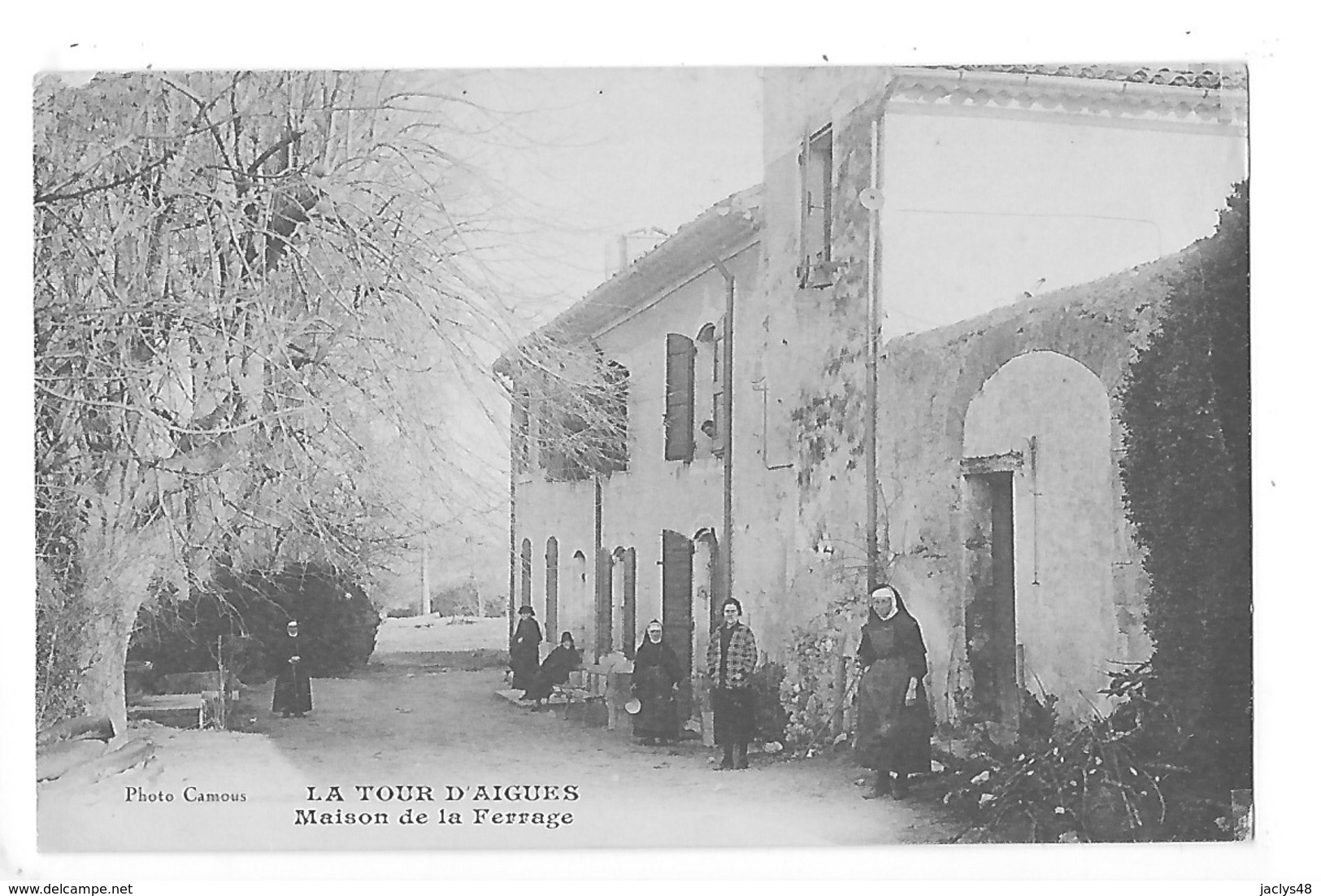 LA TOUR D'AIGUES  (cpa 84)  Maison De Ferrage   - L 1 - La Tour D'Aigues