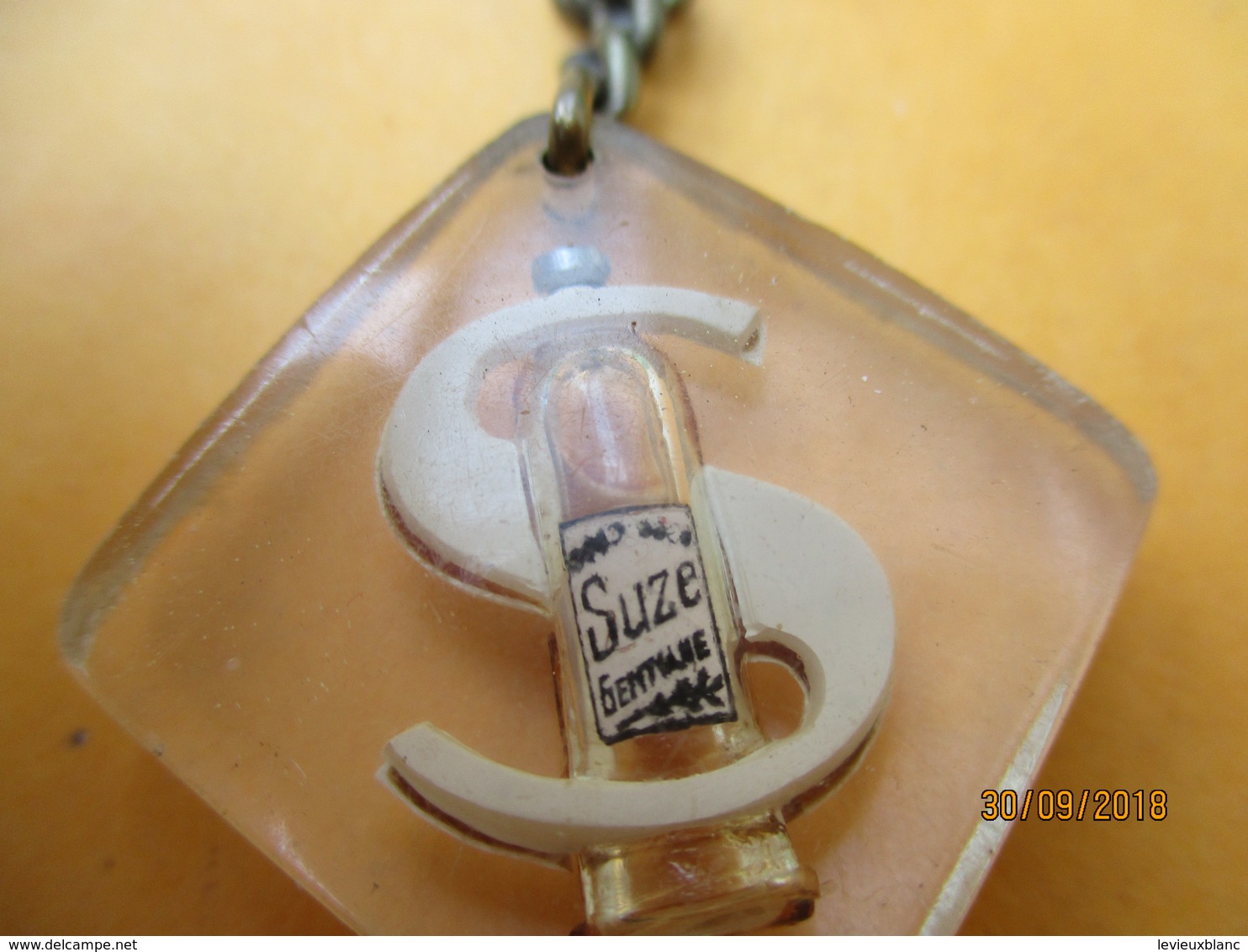 Porte-clé Publicitaire/Spiritueux/SUZE/  Inclusion Plastique/Vers 1960-1970  POC387 - Key-rings