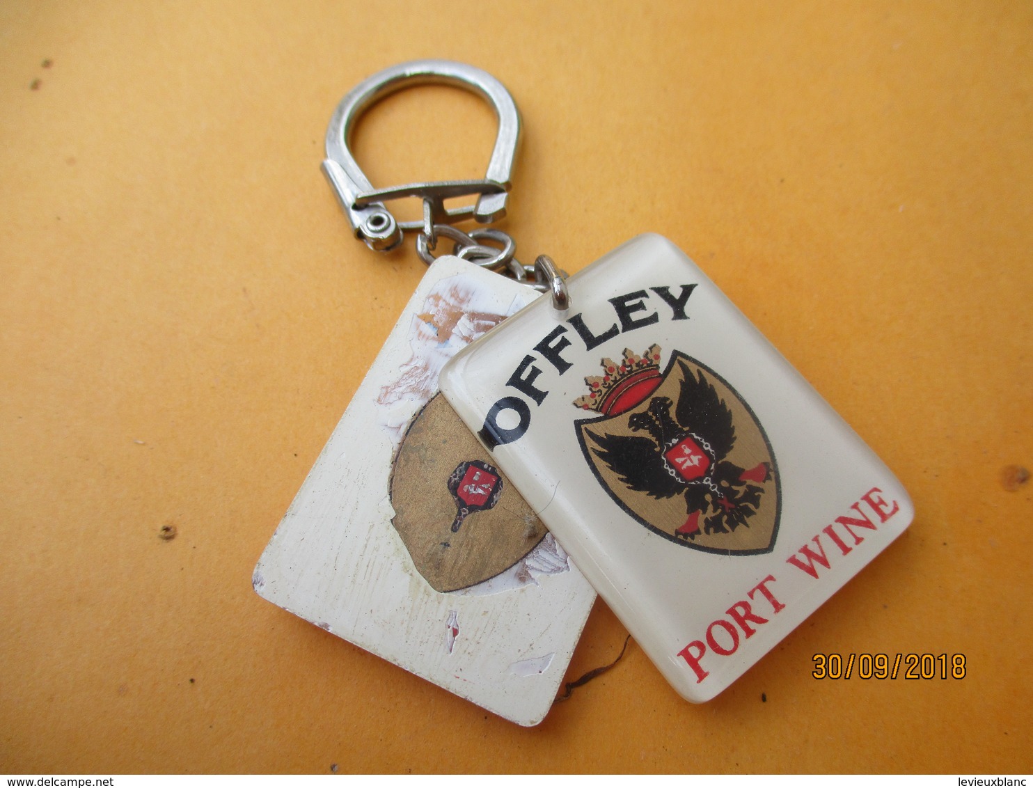 Porte-clé Publicitaire/Spiritueux/OFFLEY/ Port Wine /   Plastique/Vers 1960-1970  POC397 - Key-rings