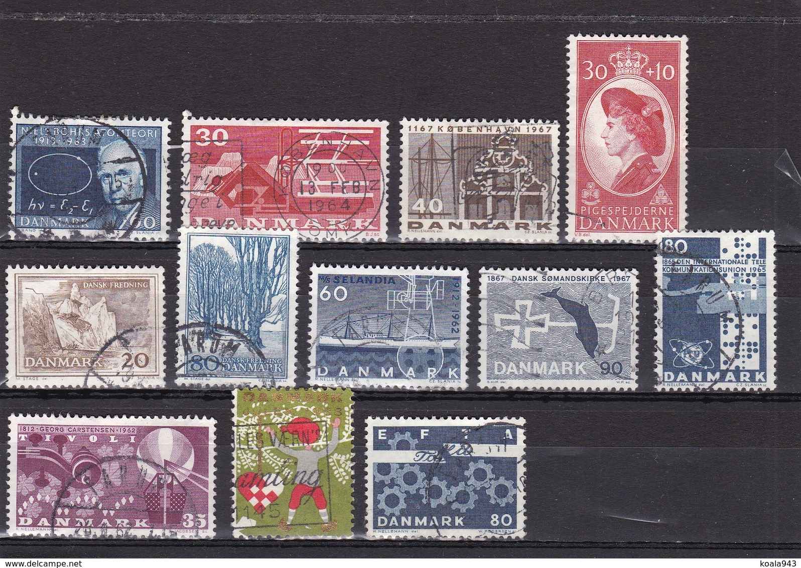 LOT/COLLECTION de environ 2200 TIMBRES (dont + de 1500 vrac à trier) Variés - Timbres/Stamps -