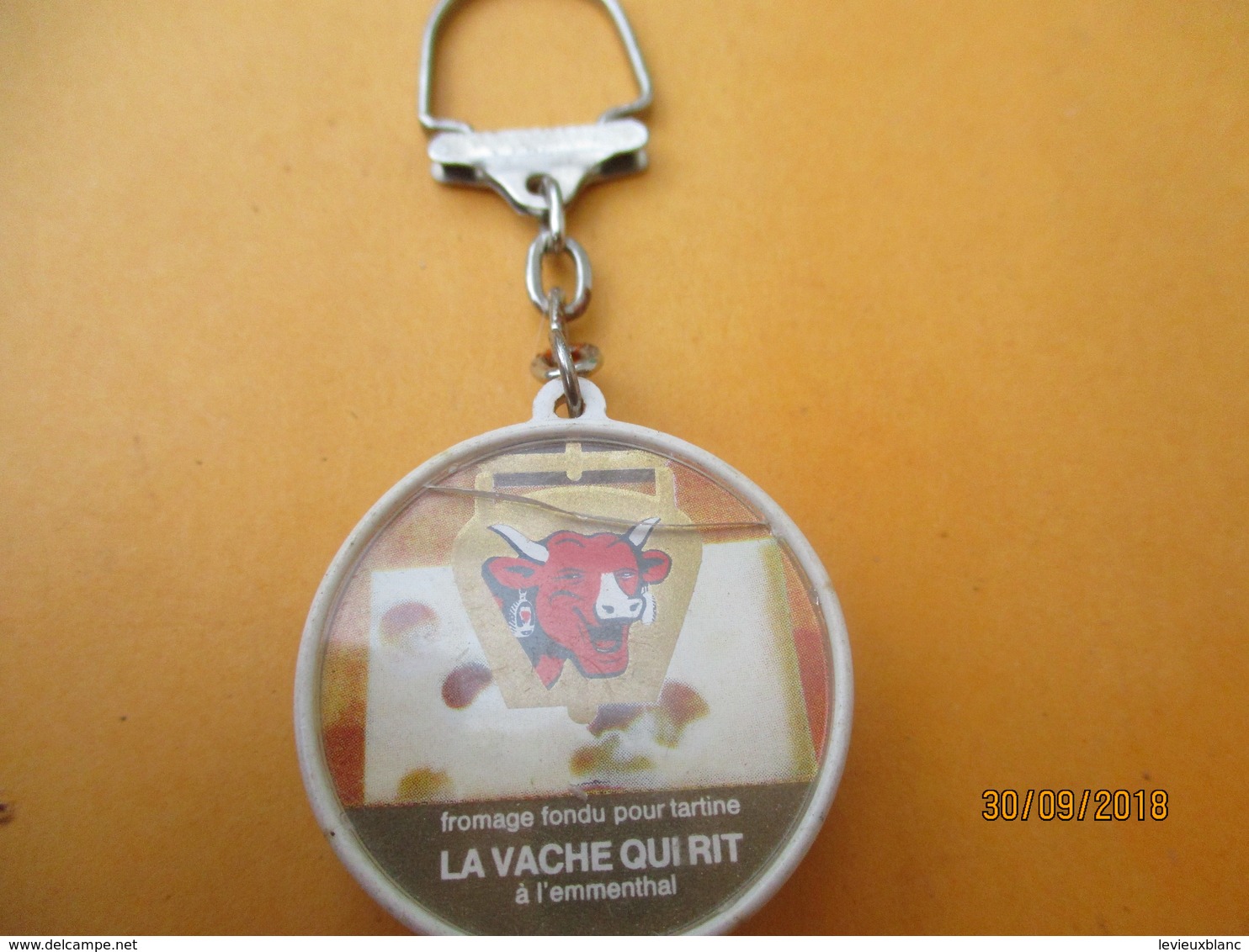 Porte-clé Publicitaire/Alimentation / Fromage/La Vache Qui Rit à L'Emmenthal/Plastique /Vers 1960-1970  POC388 - Porte-clefs