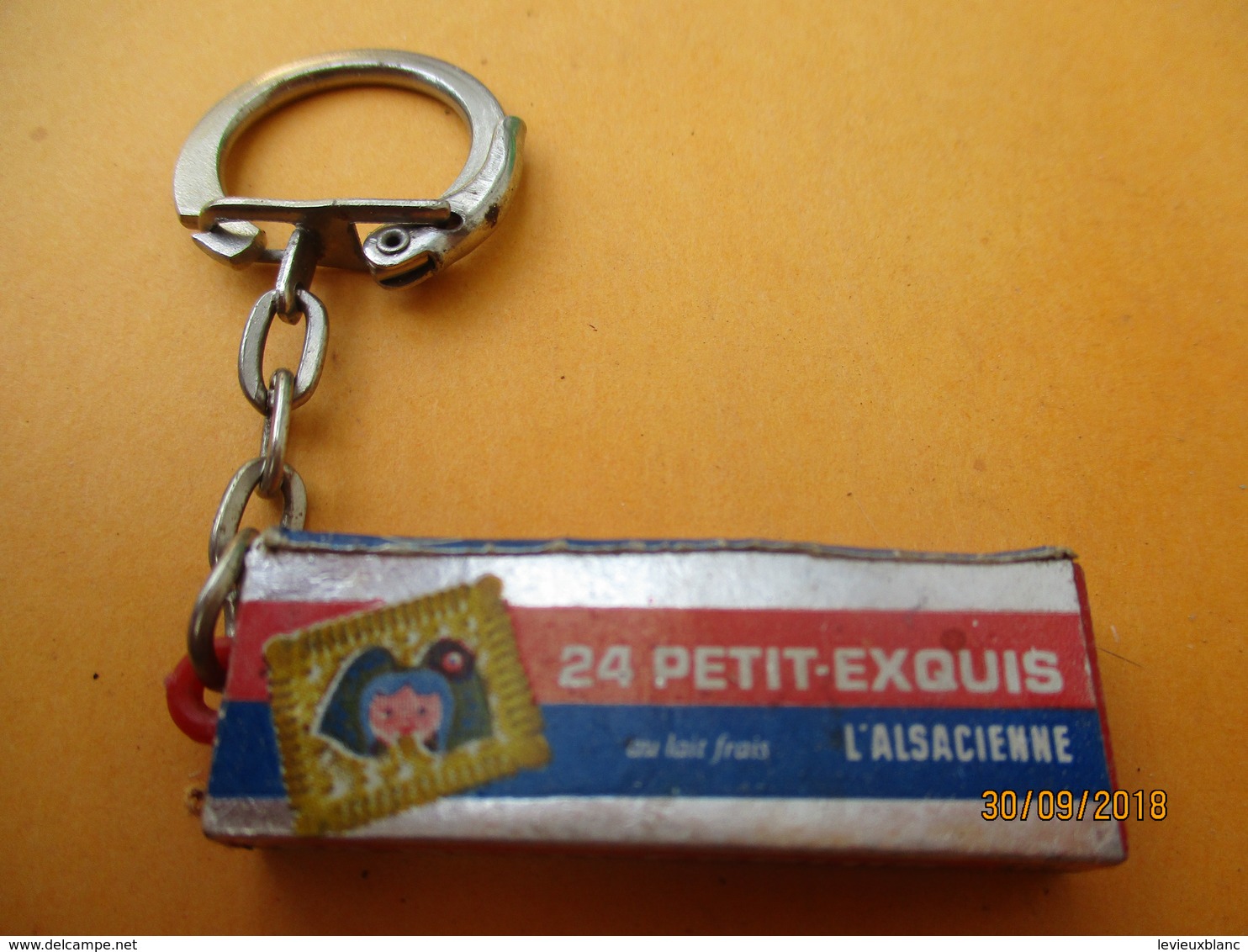 Porte-clé Publicitaire/Alimentation /Biscuits / Petit Exquis L'ALSACIENNE/ Plastique /Vers 1960-1970  POC389 - Schlüsselanhänger