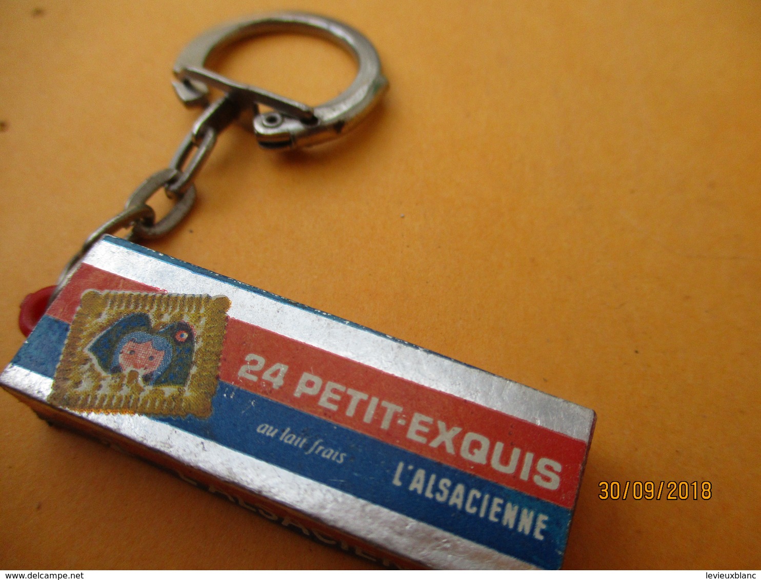 Porte-clé Publicitaire/Alimentation /Biscuits / Petit Exquis L'ALSACIENNE/ Plastique /Vers 1960-1970  POC389 - Key-rings