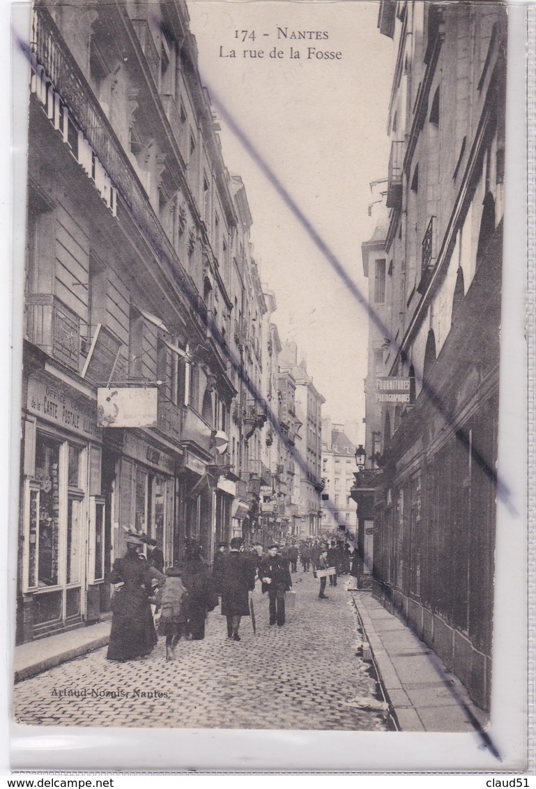 Nantes (44) La Rue De La Fosse (à Gauche Commerce :Office Générale De La Carte Postale Illustrée) - Nantes