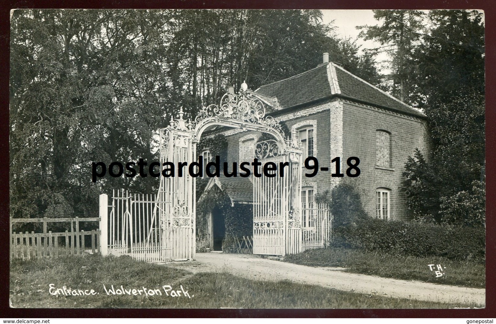 1706 - ENGLAND Wolverton 1910s Park Entrance. Real Photo Postcard - Buckinghamshire
