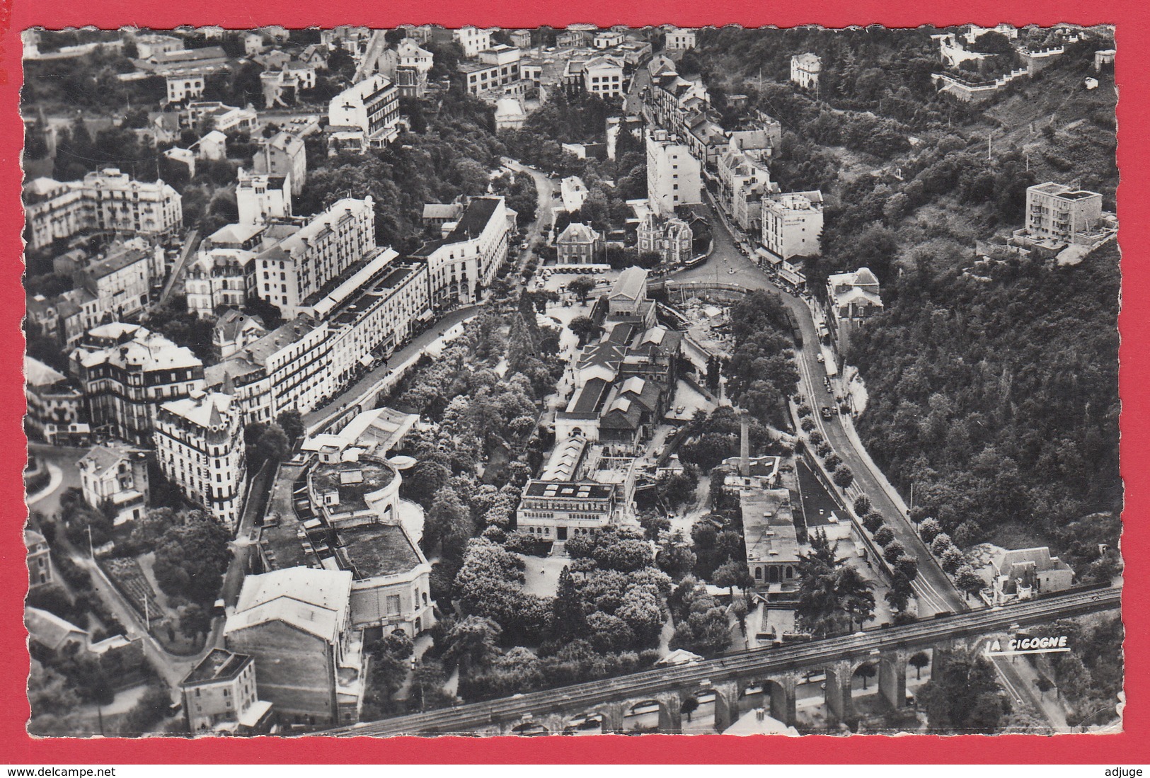 CPSM-63-ROYAT -Vue Aérienne Du Quartier Thermal  ** 2 SCANS - Royat