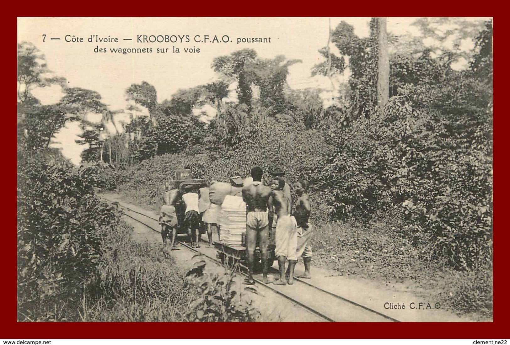 Cote D'ivoire * Krooboys * Cfao Poussant Des Wagonnets Sur La Voie    ( Scan Recto Et Verso) - Côte-d'Ivoire